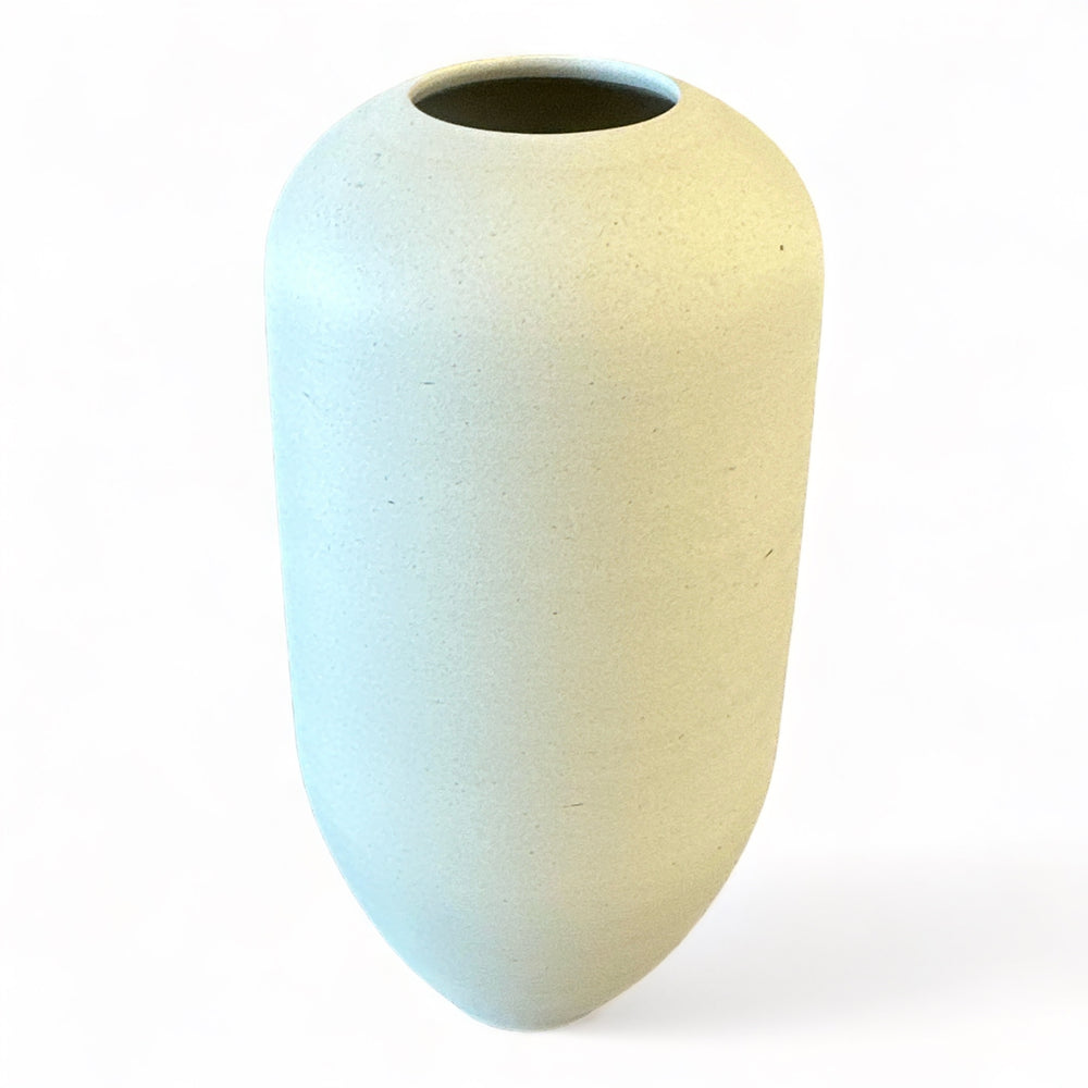 Rounded Vase/ Speckled White