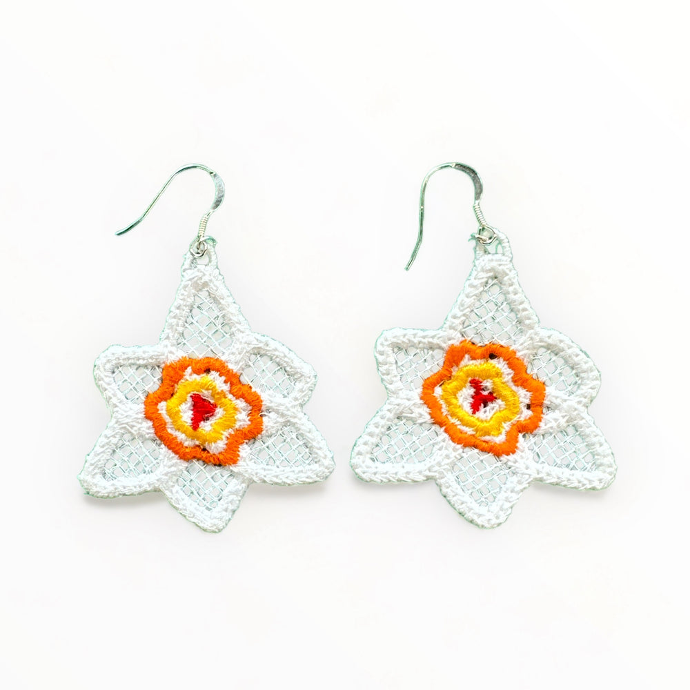 Daffodil Earrings White Small